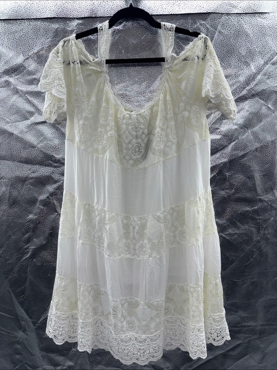 Ornella Dresses & Skirts - Ornella Paris Ivory Lace Crochet Trim Top